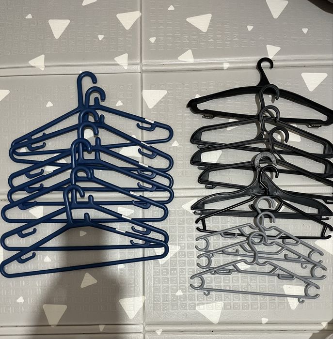 Продам вешалки для одежды