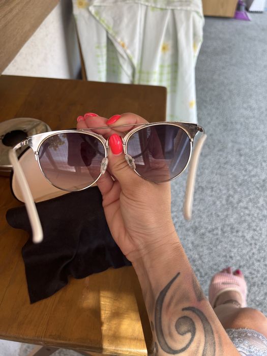 Дамски слънчеви очила Guess