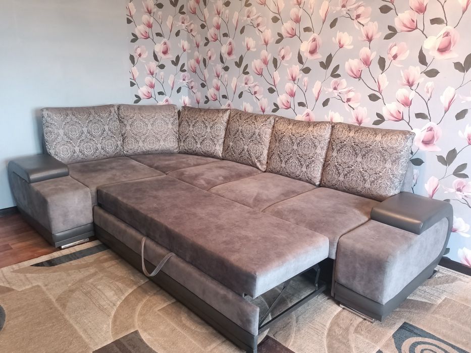 Диван трансформер угловой в отличном состоянии