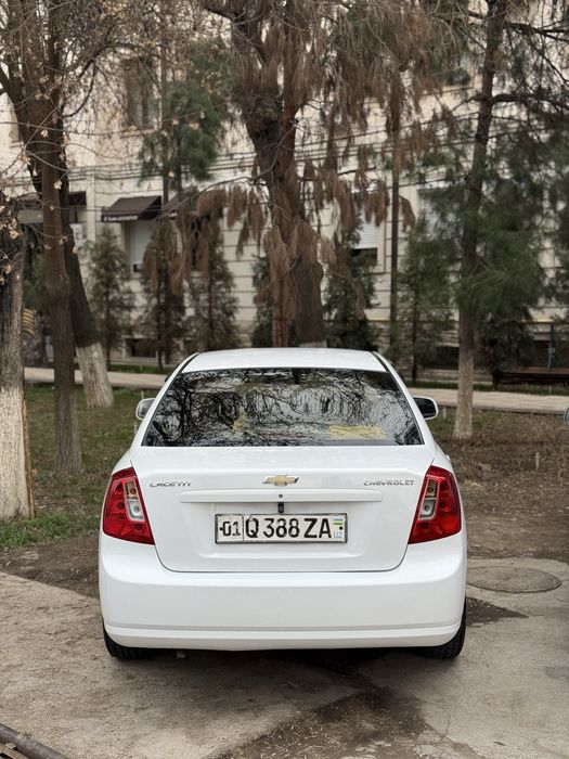 Chevrolet gentra sotiladi