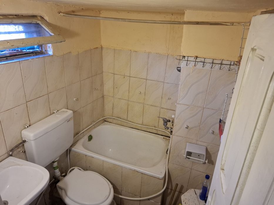 Casa la curte Lalosu  Portaresti Valcea de vanzare