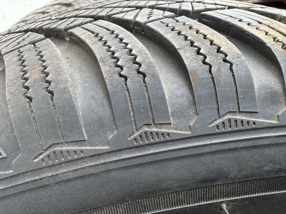 Зимни гуми  215 65 16Hankook