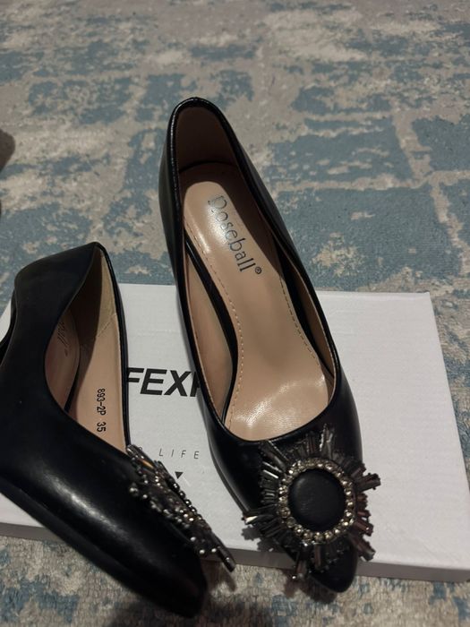 Продам женские туфли