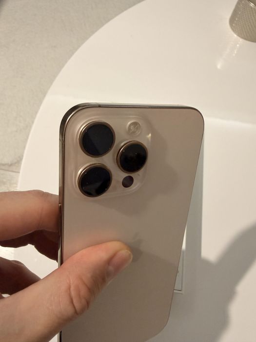 iPhone 16 Pro Max 256 G Desert