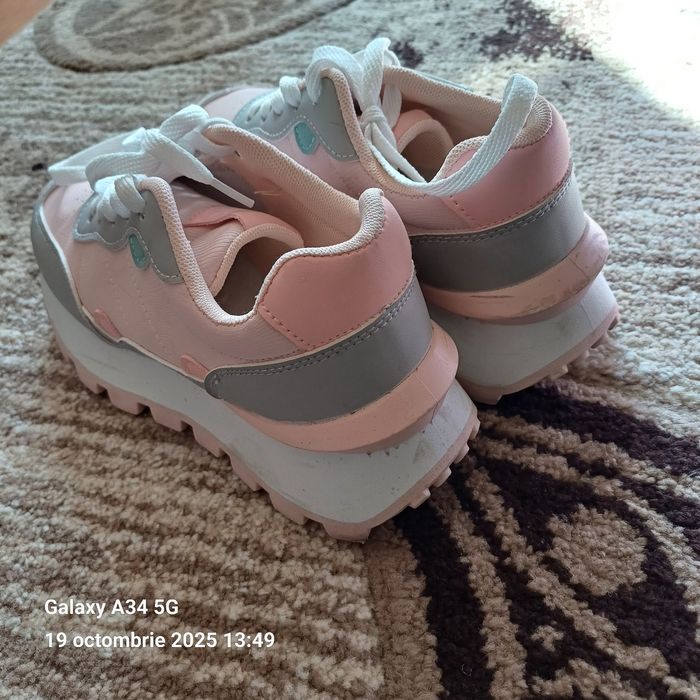 Adidasi dama 2 purtări