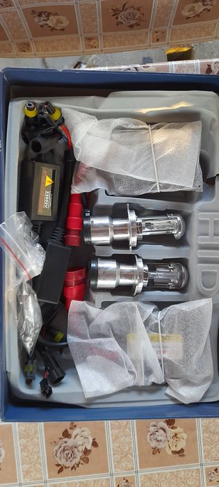 Se vând xenon halogen HID XENON LIGHT