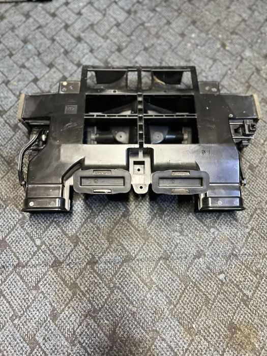 Corp directionare aer Toareg 2016 cu motorase