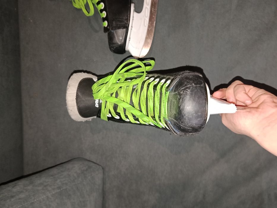 Продам коньки размер 40