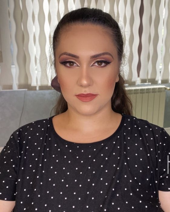 Make-up  la domiciliul clientei sau la domiciliul meu in Popesti-Leordeni