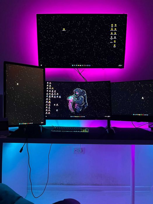 Simulator Curse, Triple screen, ryzen 7 - rtx 5060