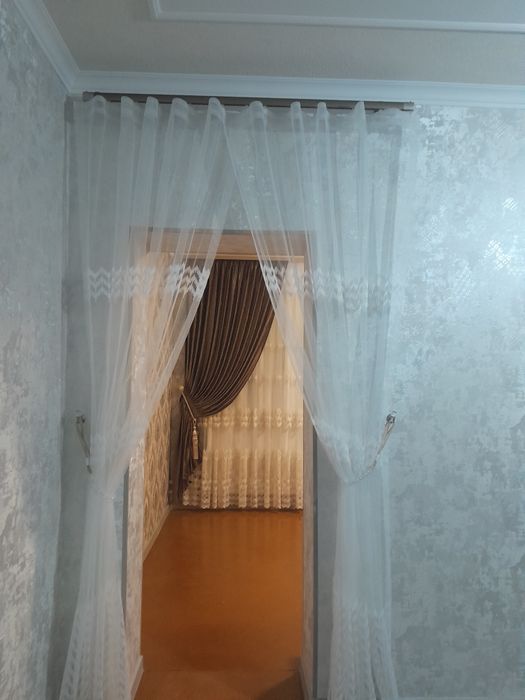 Parda tikish xizmatlari mavjud,karniz qoqish xizmatlari ham bor.
