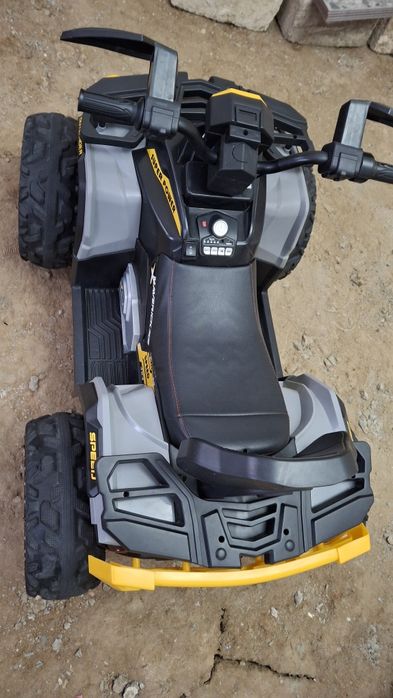 Детская машинка электромобил