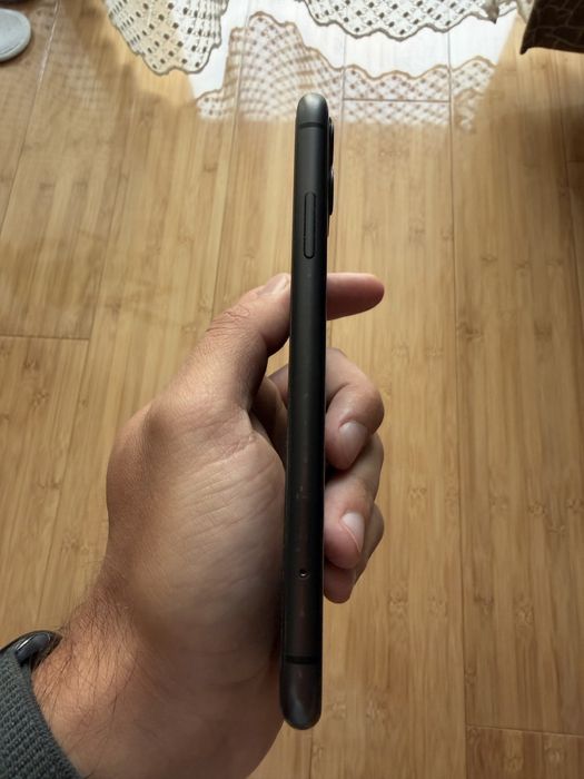 Iphone 11 128 gb jet black