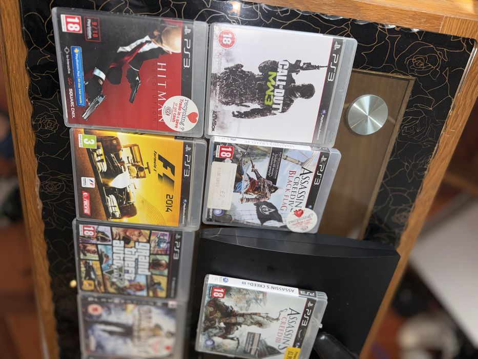 Vand ps3 cu jocuri