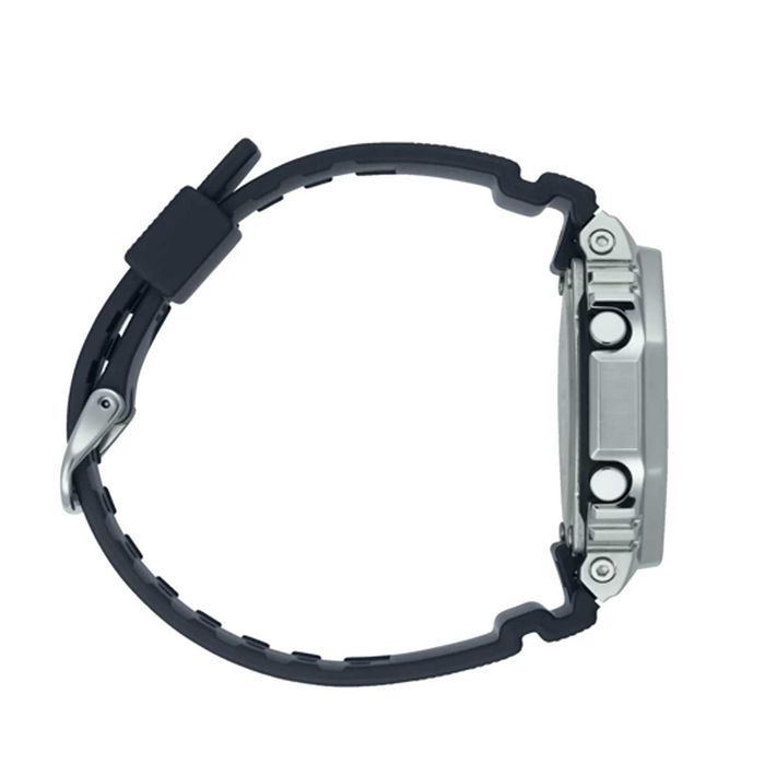 Нов часовник CASIO G-SHOCK GM-2100-1AER - гаранция