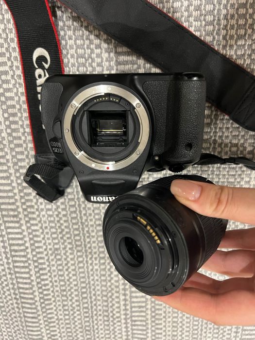 Canon EOS 600D с родным объективом