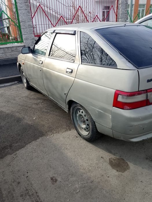 Машина Лада 2110