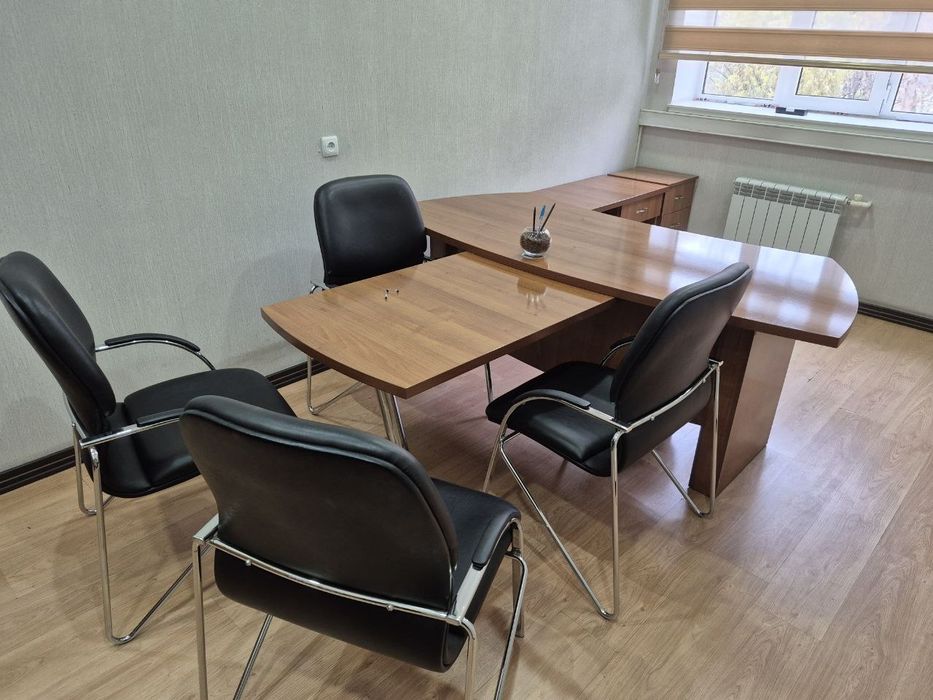 Стол и шкафы набор