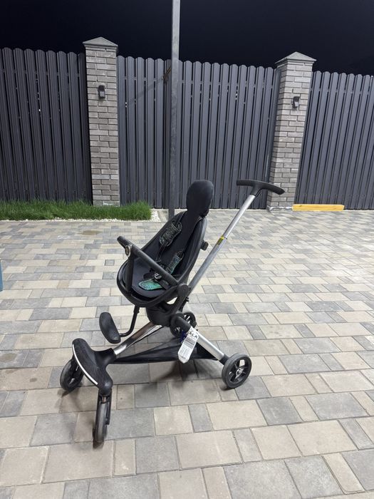 Коляска для прогулк либо для путешествий