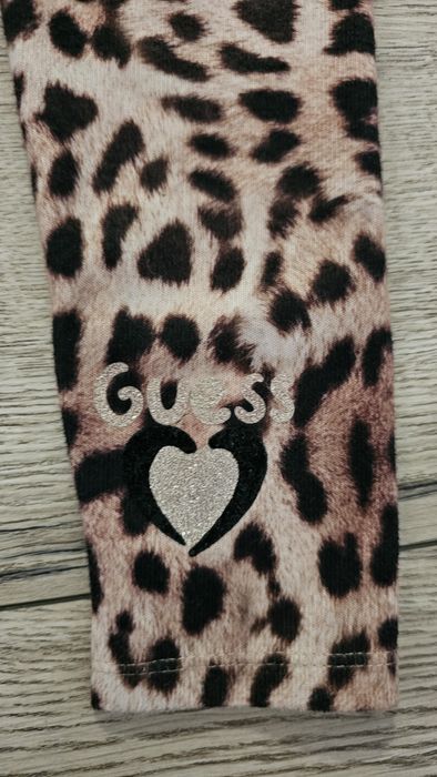 Блуза и клин на Guess за момиче на 4 години