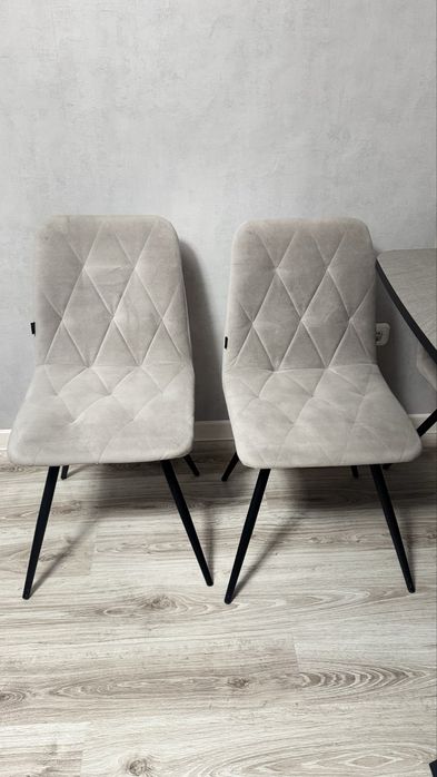 Продам стол и стулья