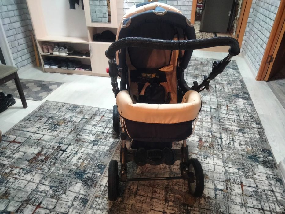 Продам коляску в хрошем состояние