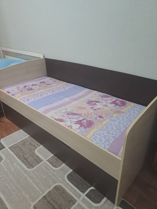 продам кровать с матрасом 200×90