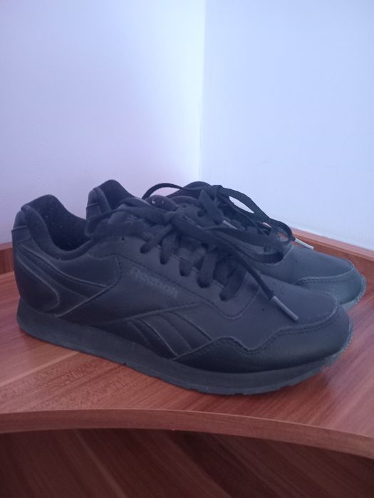 Кроссовки Reebok.