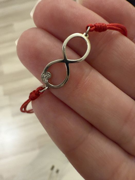 Bratara snur rosu cu aur alb si diamante