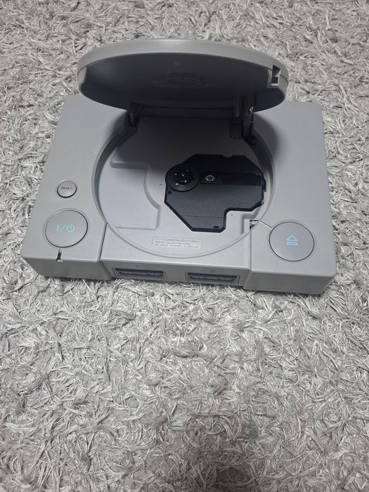 Оригинален PS1 с 2 джойстика