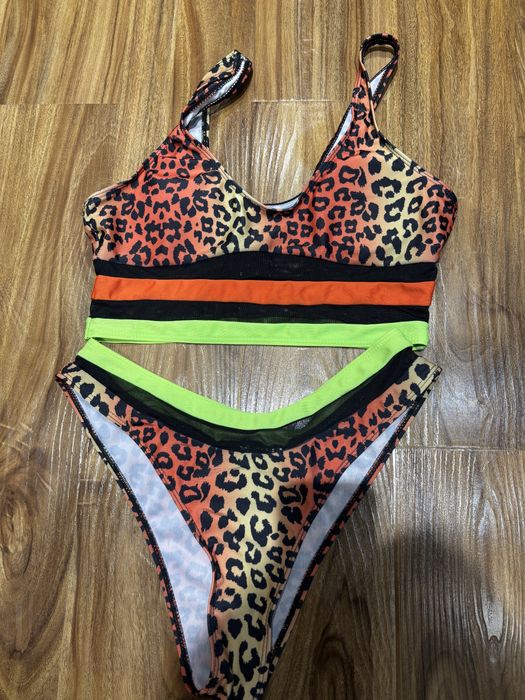 Купальники разные, размеры М и S ща