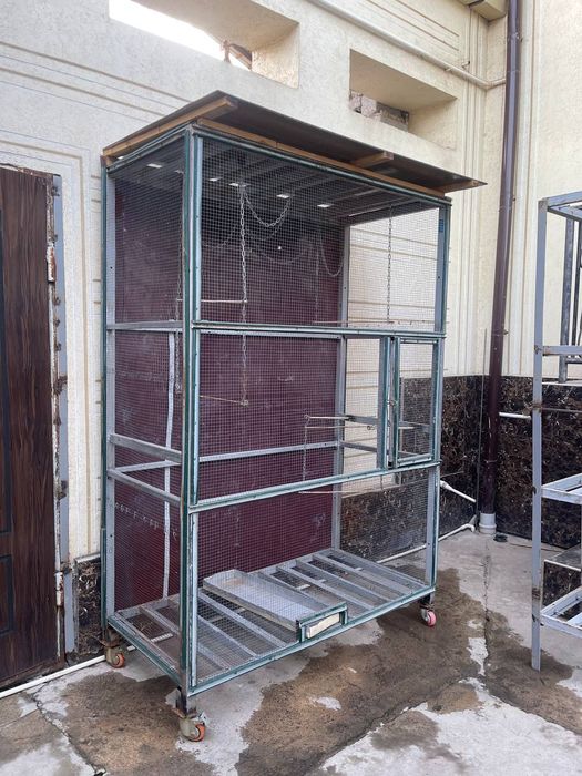 Stelaj sotiladi  Qushlar uchun qafas sotiladi