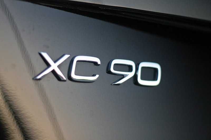 Emblema S60, S80, S90, XC40, XC60, XC90, V40, V60, V90 pentru Volvo
