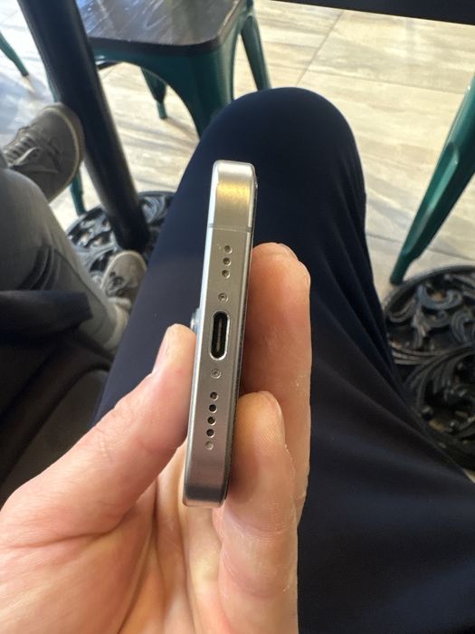 iPhone 15 pro с гарантией