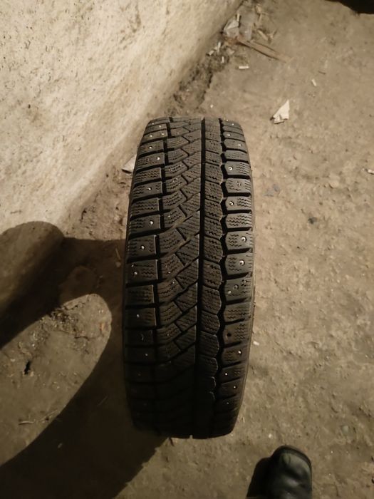 Продам резину бу Viatti .