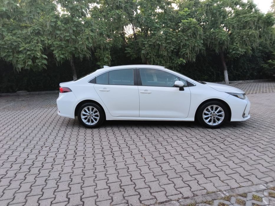 TOYOTA Corolla 2022 — imagine 3