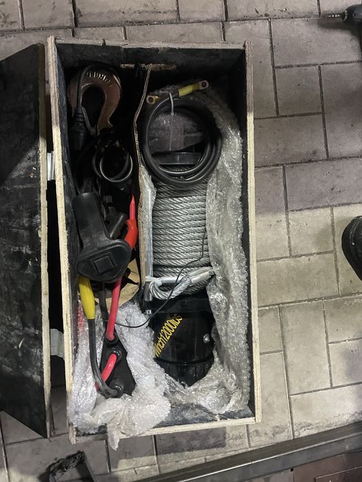 Продам лебетку новая