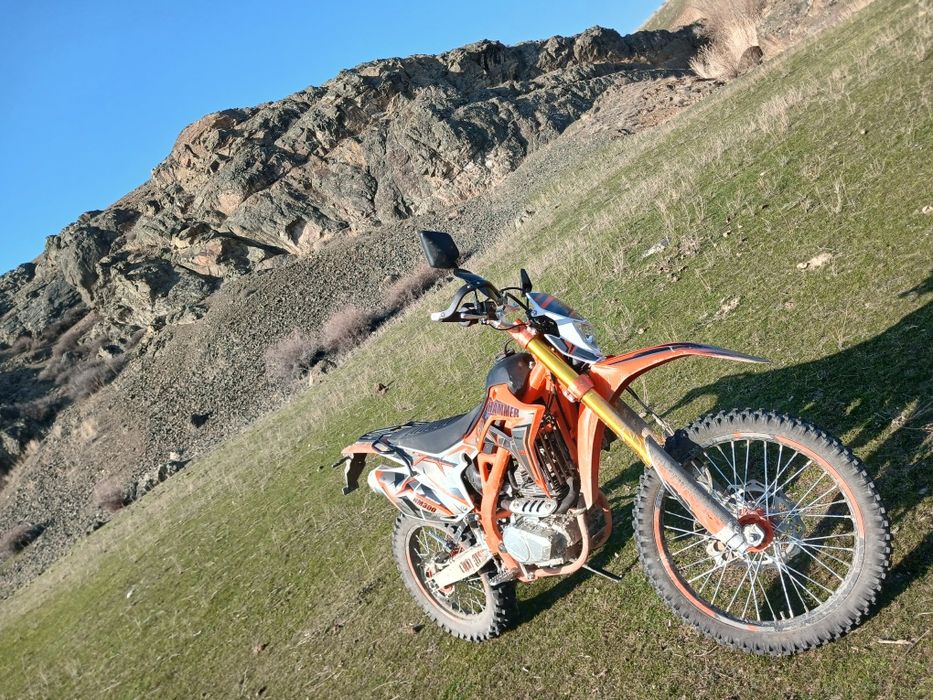 Продам мотоцикл  300кубов