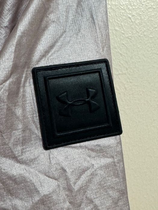 Under Armour IMPASSE SYNCH Wind Jacket.