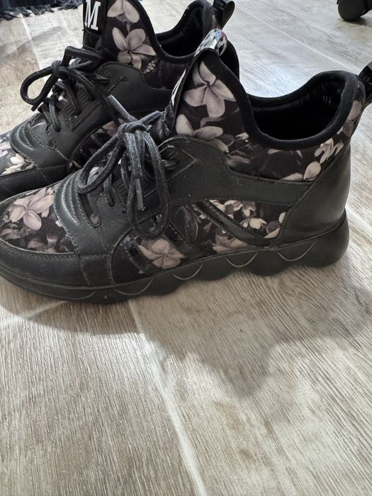 Кроссовки женские 39 размер