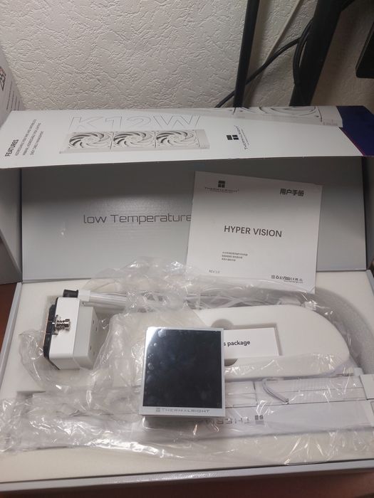 Cooler cu display mare Thermalright Hyper Vision 360 white argb nou!