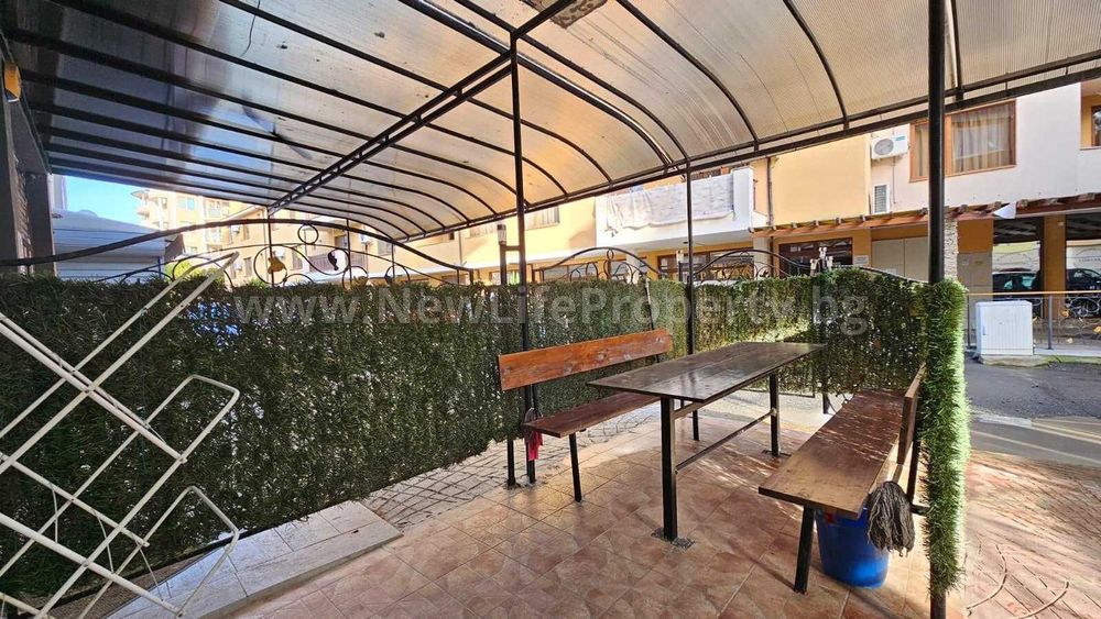 Търговско помещение в р-н „Стария възел“, Слънчев бряг