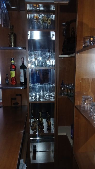 Vând bar in stare buna