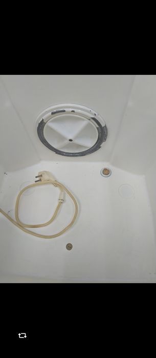 Ретро българска полуавтоматична пералня