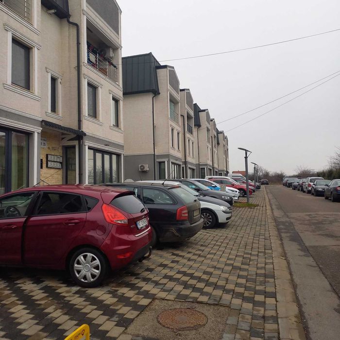 Apartament 3 camere si terasa exterioara, parter