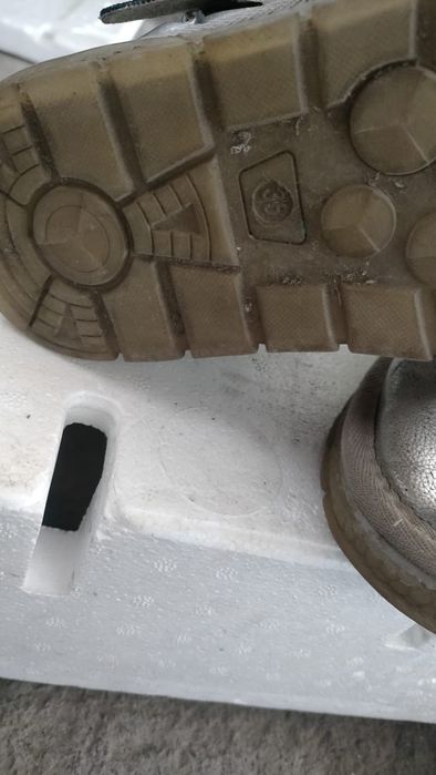 Продам детскую обувь для девочек и мальчиков