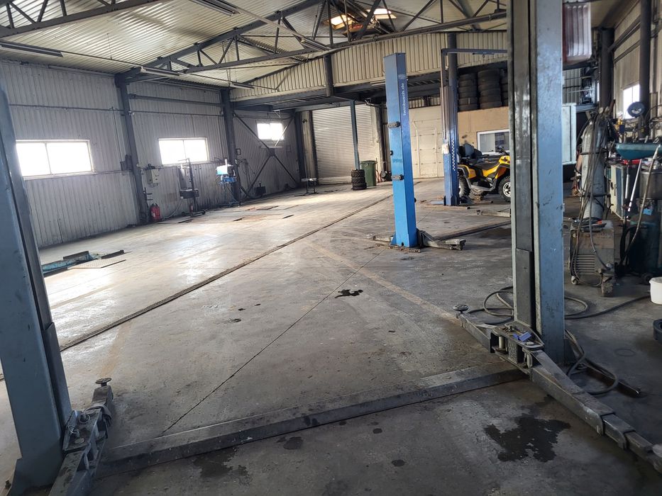 Inchiriez  3  elevatore  Auto  Ghimbav