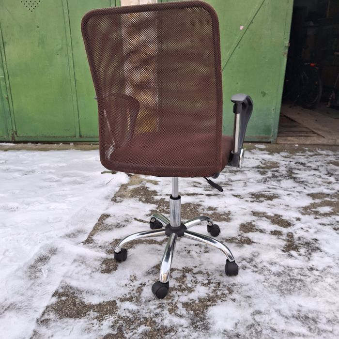 Scaun de birou cu manetă