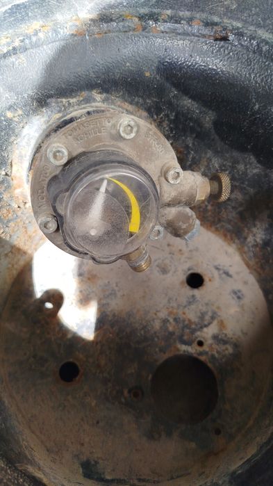 Авто газ балон  на запаску