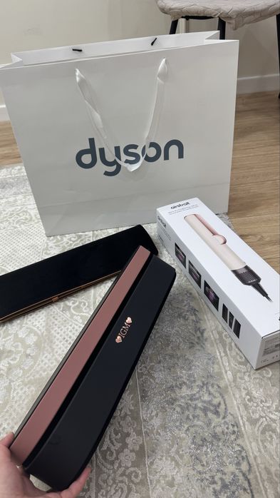 Dyson airstrait original